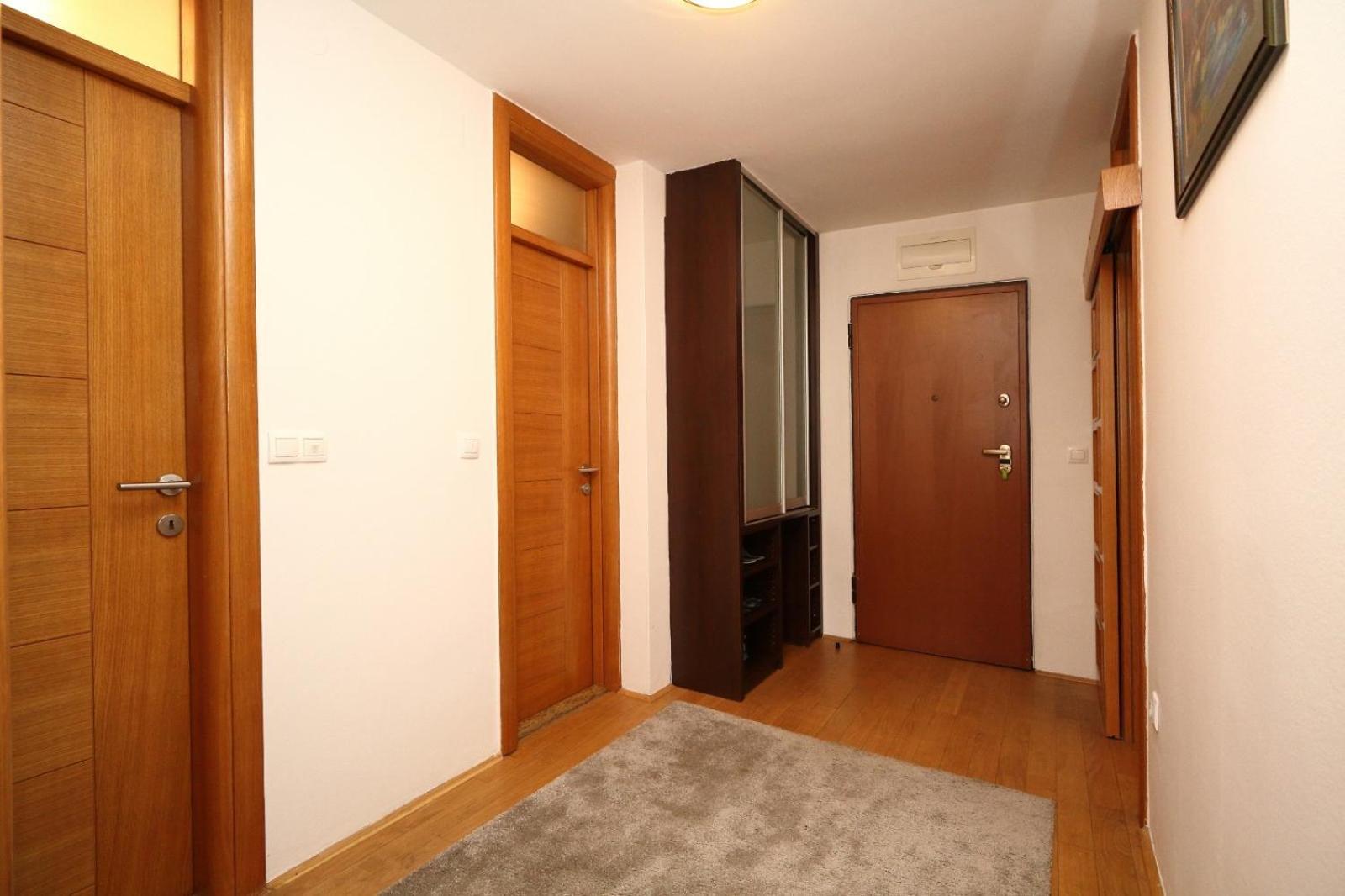 Franca A2-Parking Garage Apartment Sarajevo Exterior photo